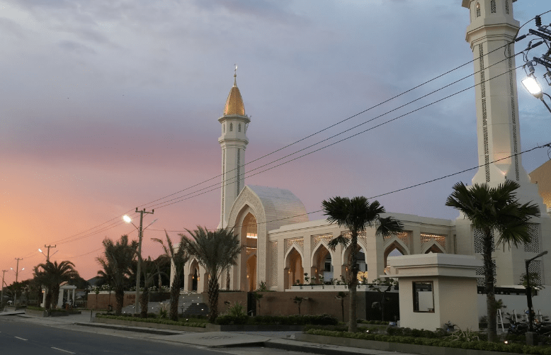Masjid Agung Al-Falah Tanah Bumbu Kalimantan Selatan