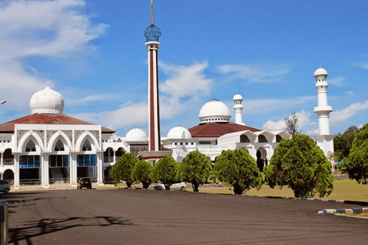 Masjid Raya Baitul Izzah Kota Bengkulu