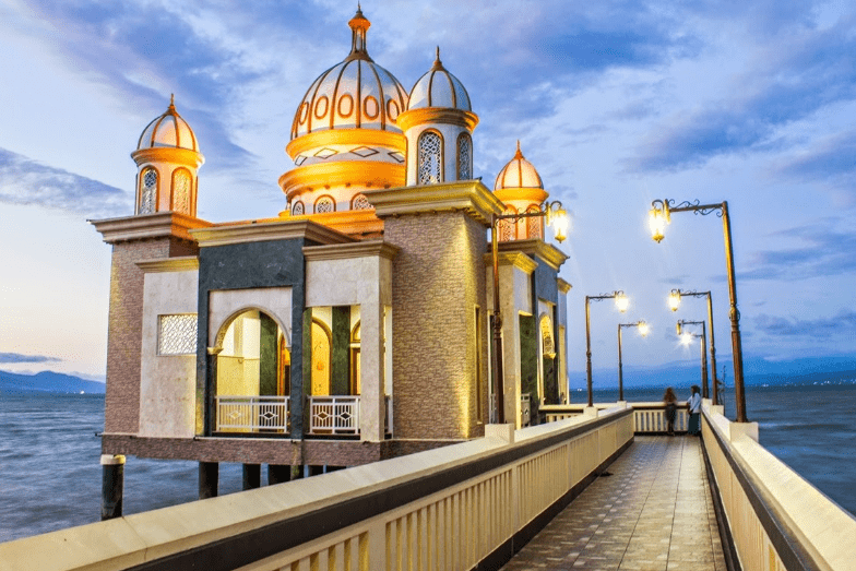 Masjid Terapung Arqam “Bab Al-Rahman” Palu