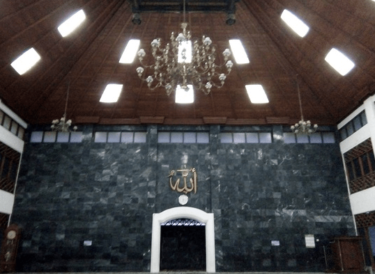 interior Masjid Agung Al-Ikhlas