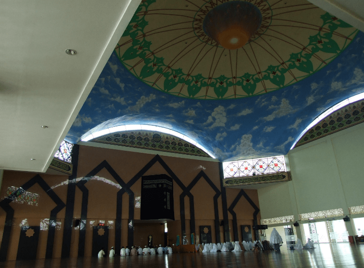 interior Masjid Agung Al-Muhsinin Solok