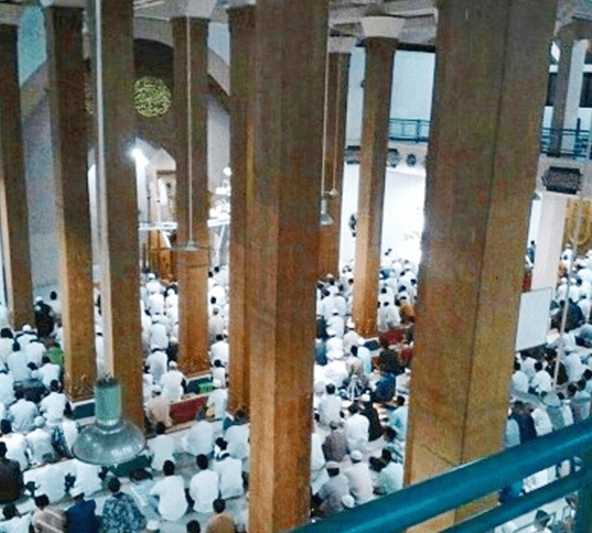 interior Masjid Agung Darussalam Cilacap