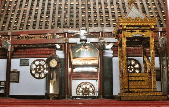 interior Masjid Al-Mubarok Berbek