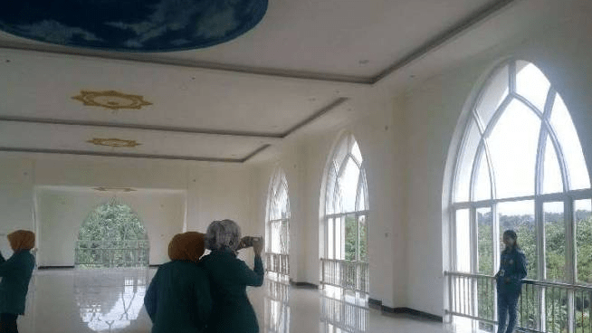 interior Masjid As-Safinatun Najah – Masjid Kapal Nabi Nuh Semarang