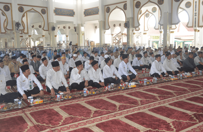 interior Masjid Raya Baitul Izzah Kota Bengkulu