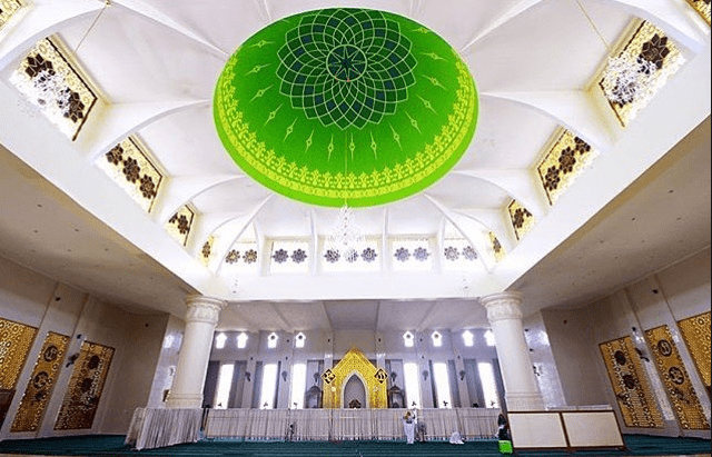 interior masjid agung al itihad