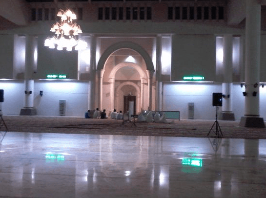 interior masjid agung annur