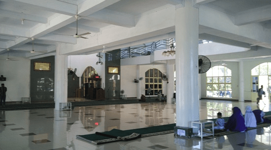 interior masjid agung janeponto