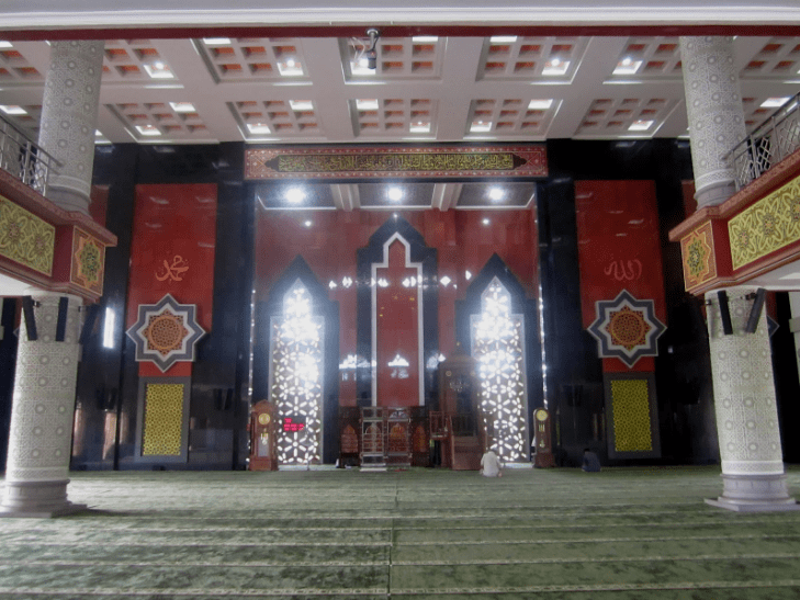 interior masjid at taqwa