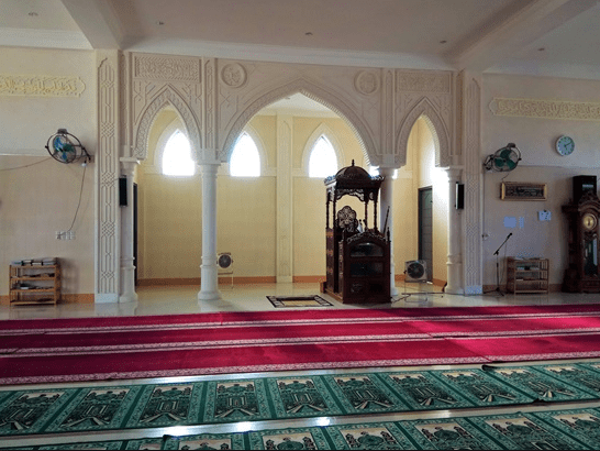 interior masjid baitul makmur krueng sabee