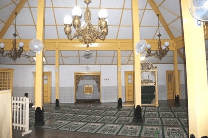 interior masjid besar pakualaman