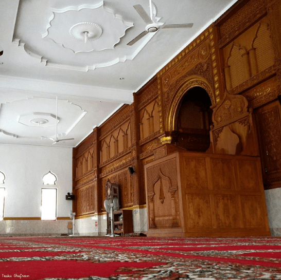 interior masjid syuhada