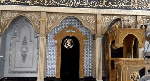 interior masjid terapung