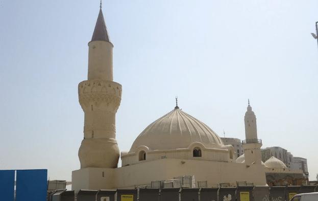 kubah dan menara Masjid Abu Bakar As-Shidiq R.A – Madinah