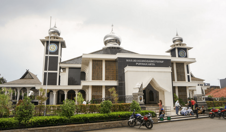 masjid agung purwakarta.