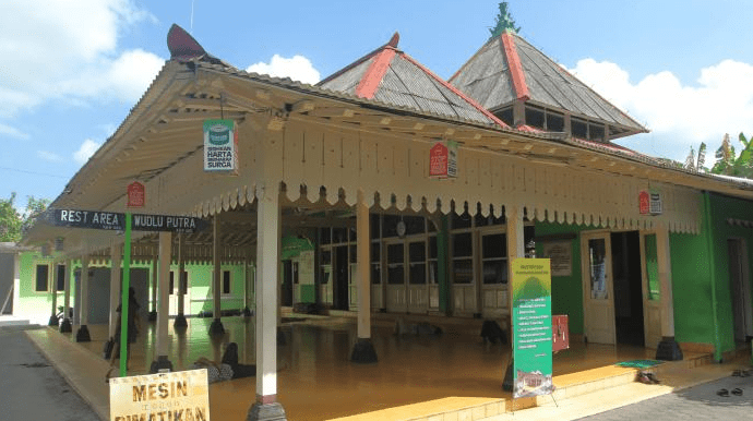 masjid keraton soko tunggal