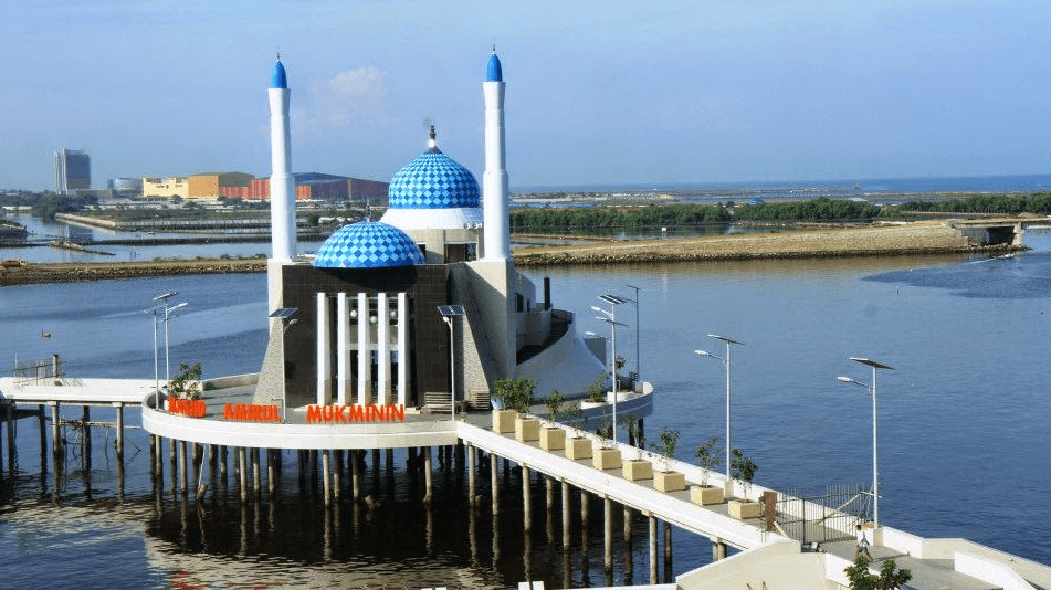 masjid terapung di makasar