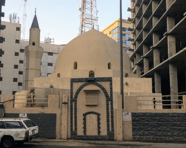 tampak dekat Masjid Umar Bin Khattab, Madinah