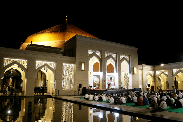 exterior Masjid Agung Al-Falah di Batulicin