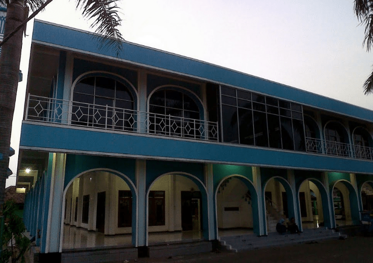 exterior Masjid Besar Al-Hidayah, Cibitung Kaum