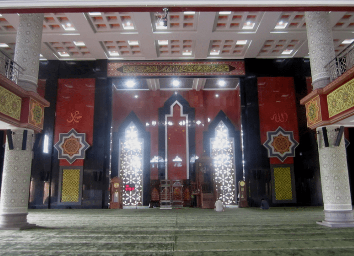 interior Masjid Agung At-Taqwa Balikpapan