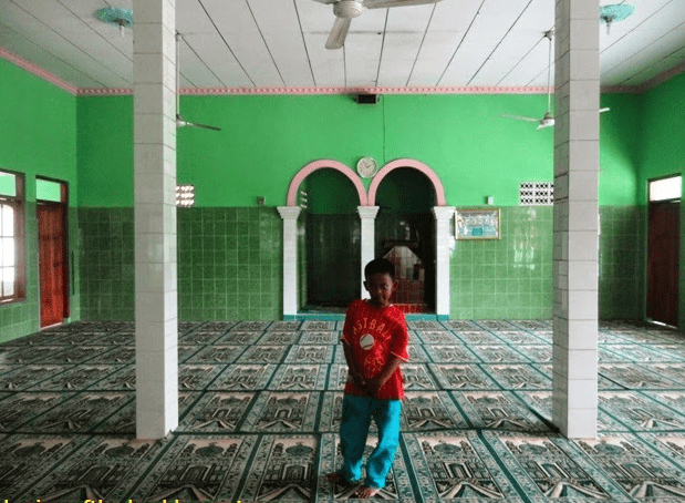 interior Masjid Al-Hidayatul Ummah, Kampung Kebon Kopi