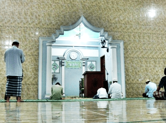 interior Masjid Al-Jihad, Graha Pemda, Cikarang Baru