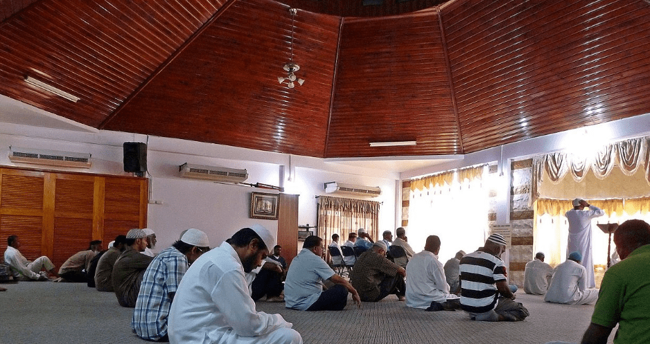 interior Masjid Calcutta – Masjid Pertama di Trinidad & Tobago