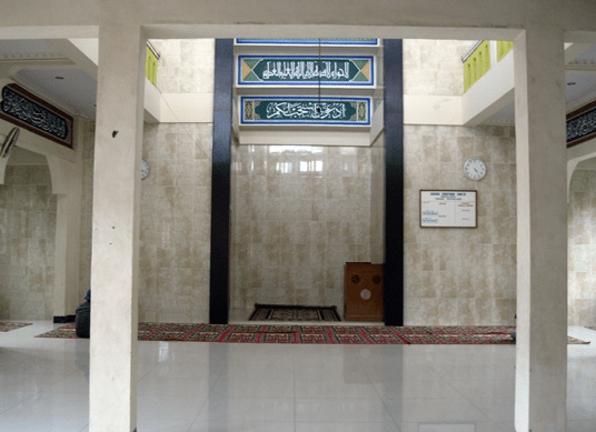 interior Masjid Darul Muawanah Pasir Kupang