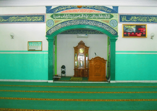 interior Masjid Jami Al-Barkah Pinayungan, Karawang