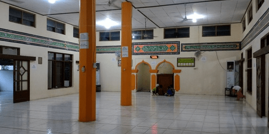 interior Masjid Jami’ Al-Ikhlas Sempu