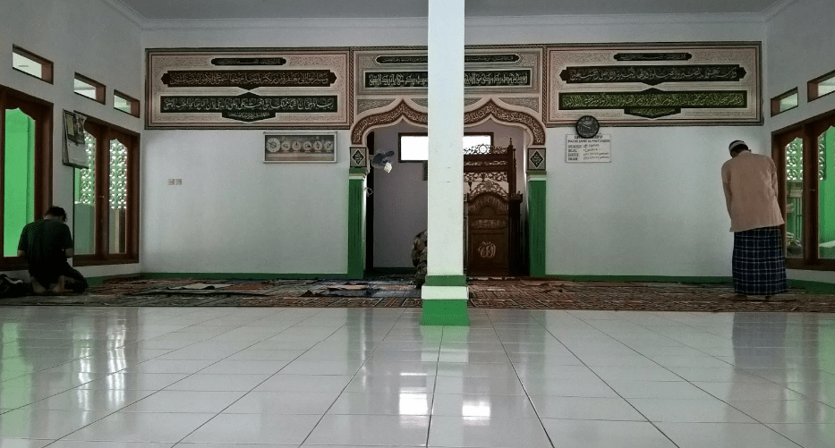 interior Masjid Jami’ Al-Muttaqin – Kampung Ceper, Serangbaru