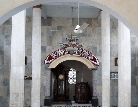 interior Masjid Jami’ Al-Ulya Tanjung Mekar Karawang