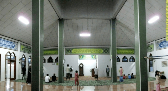 interior Masjid Jami’ At-Taqwa Pasir Konci, Cikarang Selatan