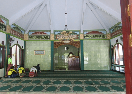 interior Masjid Jami’ Baitul Amanah Cariu