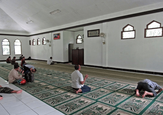 interior Masjid Kifayatul Abidin – Kebun Raya Bogor