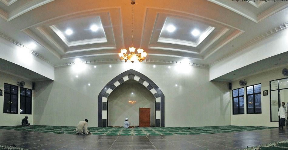 interior Masjid Ummar Bin Khattab, Jonggol, Kabupaten Bogor