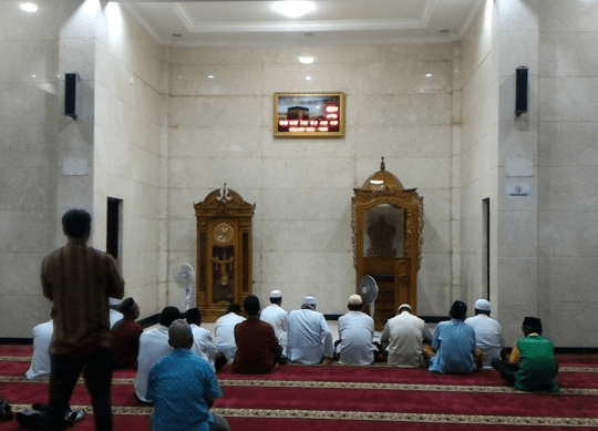 mimbar Masjid Jami’ Halimatul Amin Cikarang Utara