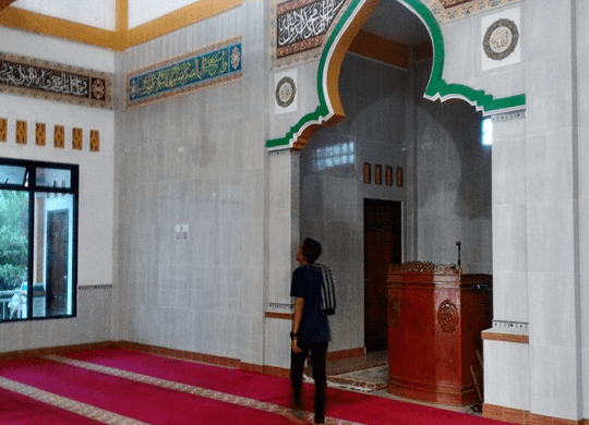 mimbar Masjid Nurul Yaqin Lubuk Kamal