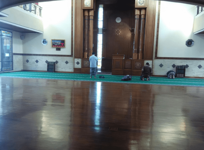 interior Masjid At-Ta’awuun – Cisarua, Bogor