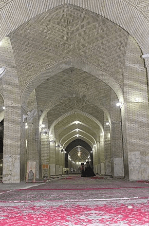 interior Masjid Jami’ Kufa
