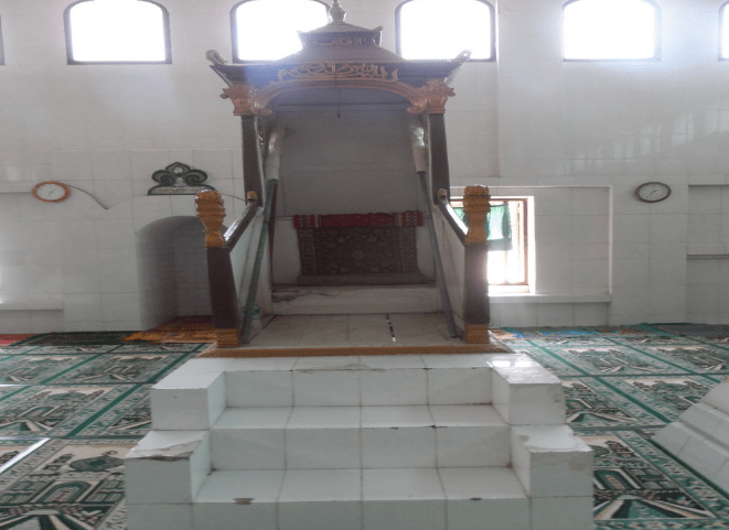 mimbar Masjid Agung Tanara