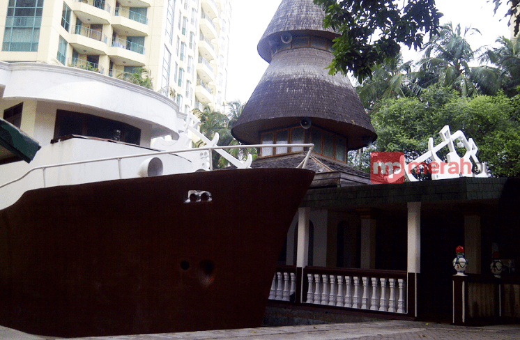 Masjid Perahu Casablanca