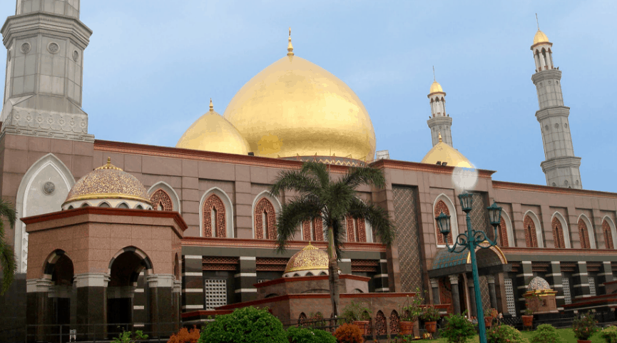 masjid kubah emas