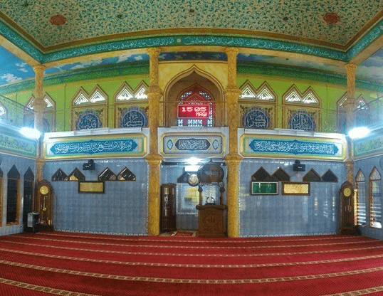 arsitektur Masjid Kubah Pelangi